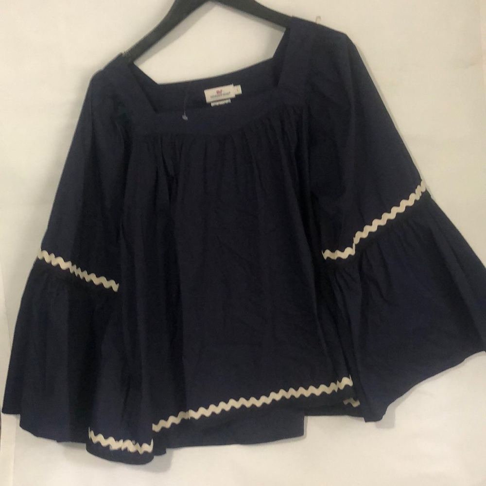 Vineyard vines top